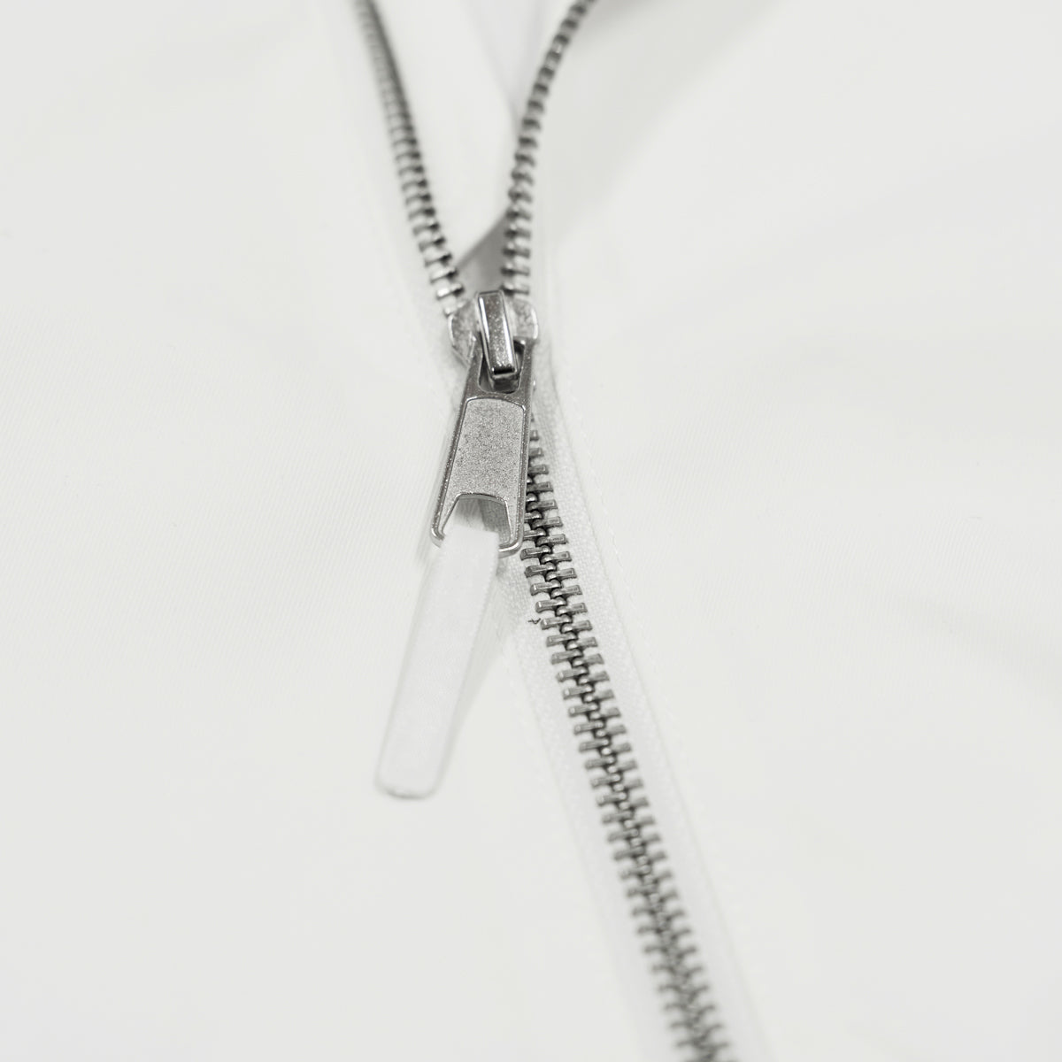 EVOLGEAR SLASH BLOUSON　【WHITE】